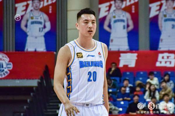 老队长翟晓川末节爆发显担当 久违救主表现唤醒首钢记忆