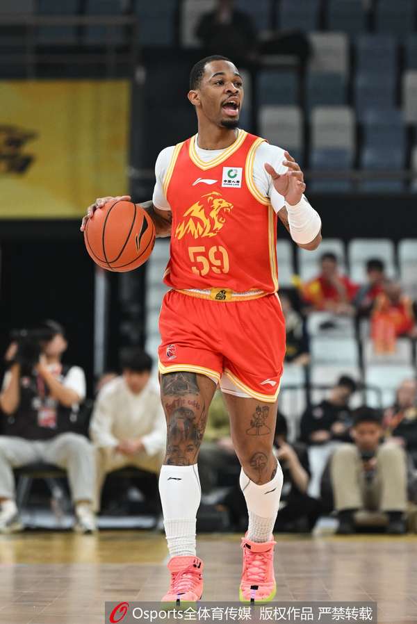 全能战士塔克砍三双难救主 8次失误成美中不足